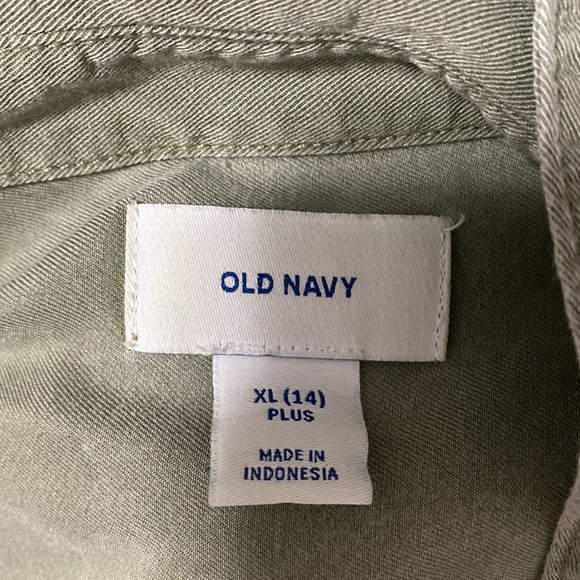 old navy green button down - Picture 3 of 4